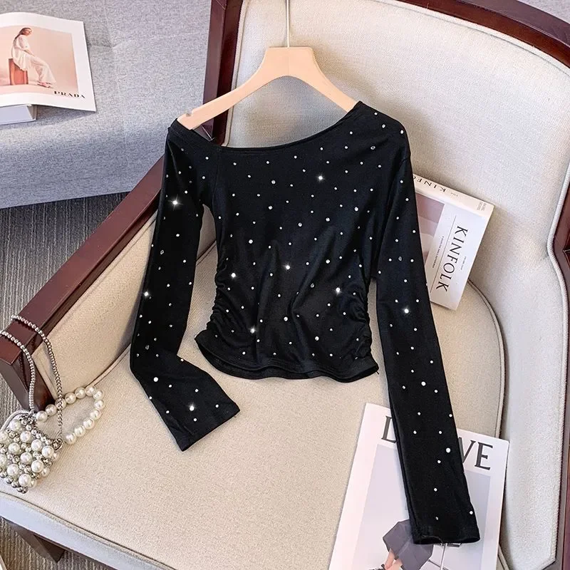 

Diamond-studded Oblique Shoulder Long-sleeved T-shirt for Women in High-end Slim-fitting Short Top Fashionable Elegant Shirt