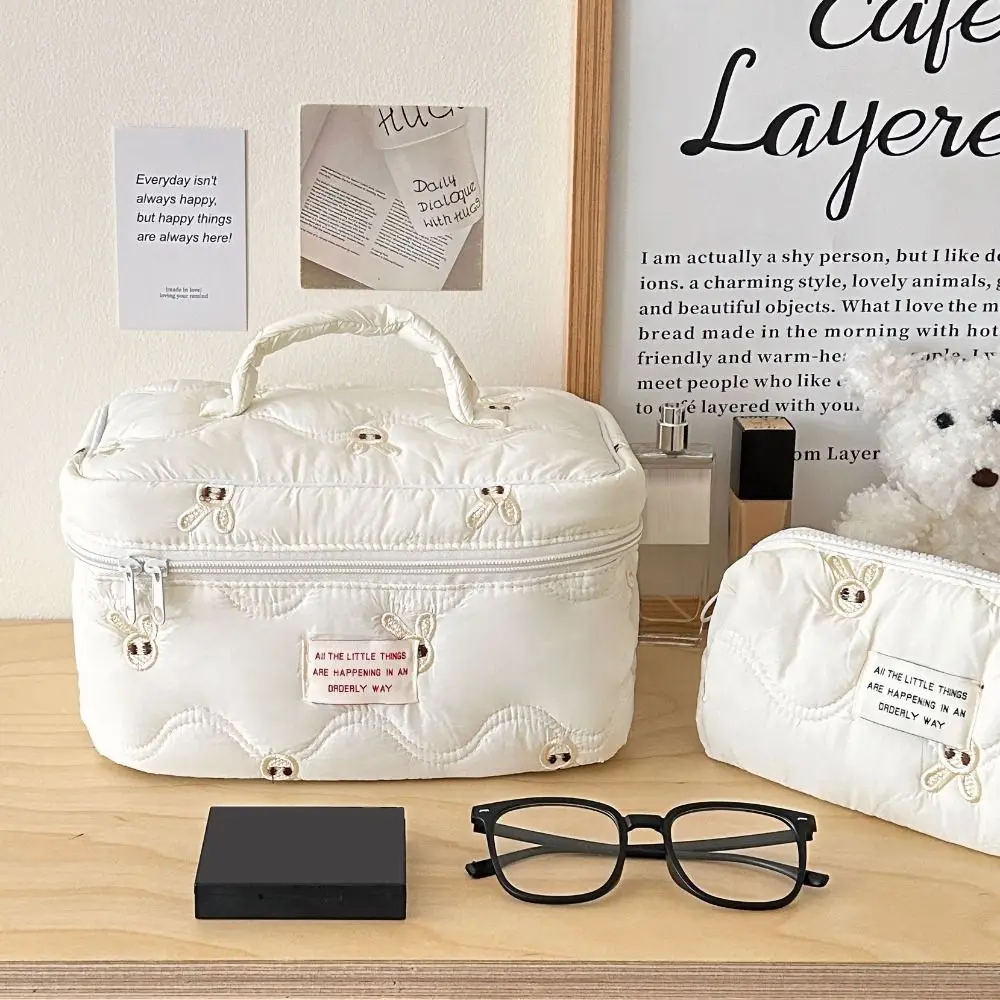High Quality Embroidery Makeup Bag Storage Bag Large Capacity Cosmetic Bag Portable Travel Organizer Toiletry Fashion Washbag