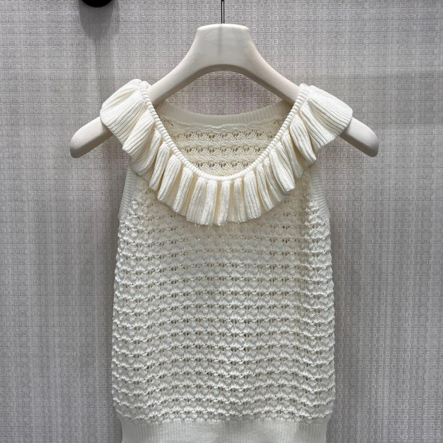 Women's Summer New Elegant Pleated Ruffled Neckline Sleeveless Openwork Diamond Knit Tank Top