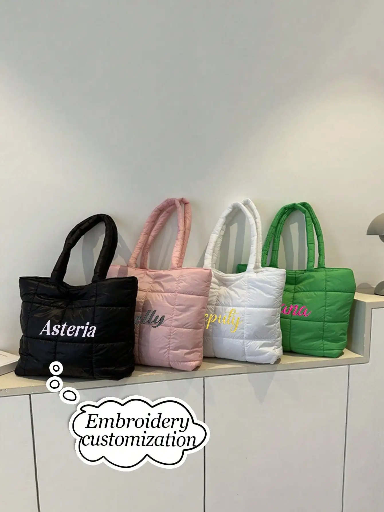 

Стеганая сумка-тоут с индивидуальной вышивкой - однотонная, вместительная, повседневная сумка через плечо