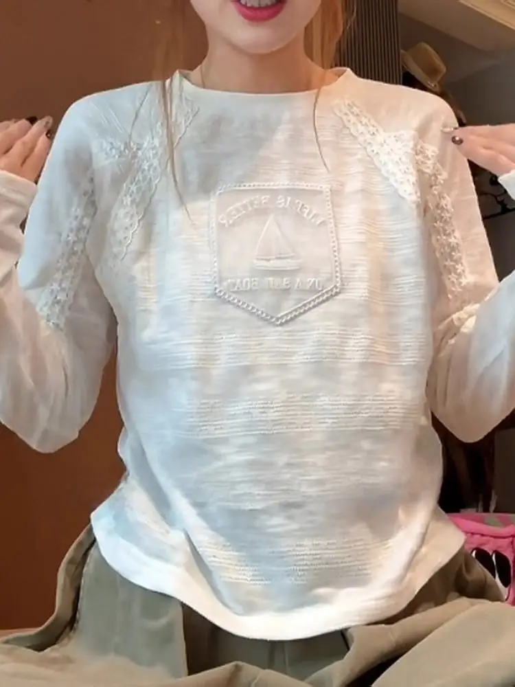 Luźna, koronkowa, długa bluzka z okrągłym dekoltem, damska, jesienna, w stylu lazy, do noszenia pod spód, oddychająca, wygodna, szybkoschnąca.