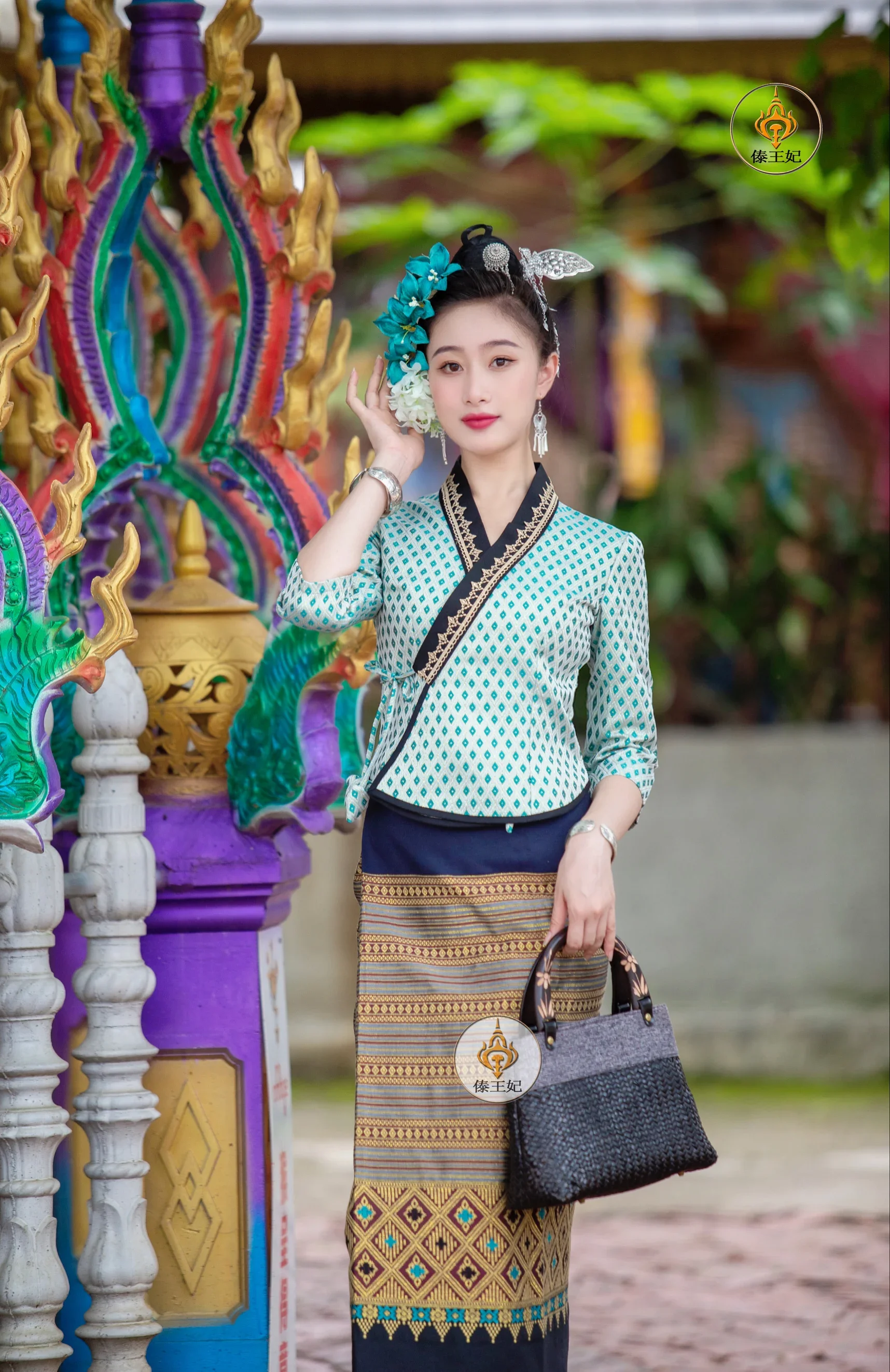 Thailand Traditional Clothing for Women Blouse Tops Pha Sin Skirt Thai Dress Restaurant Hotel Work Clothes Southease Asian Style