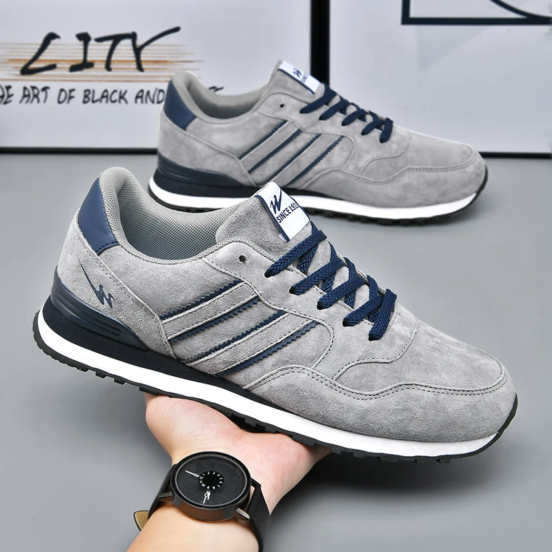 

Men's casual shoes for sports and running, lightweight and soft soled, versatile and trendy men's shoes