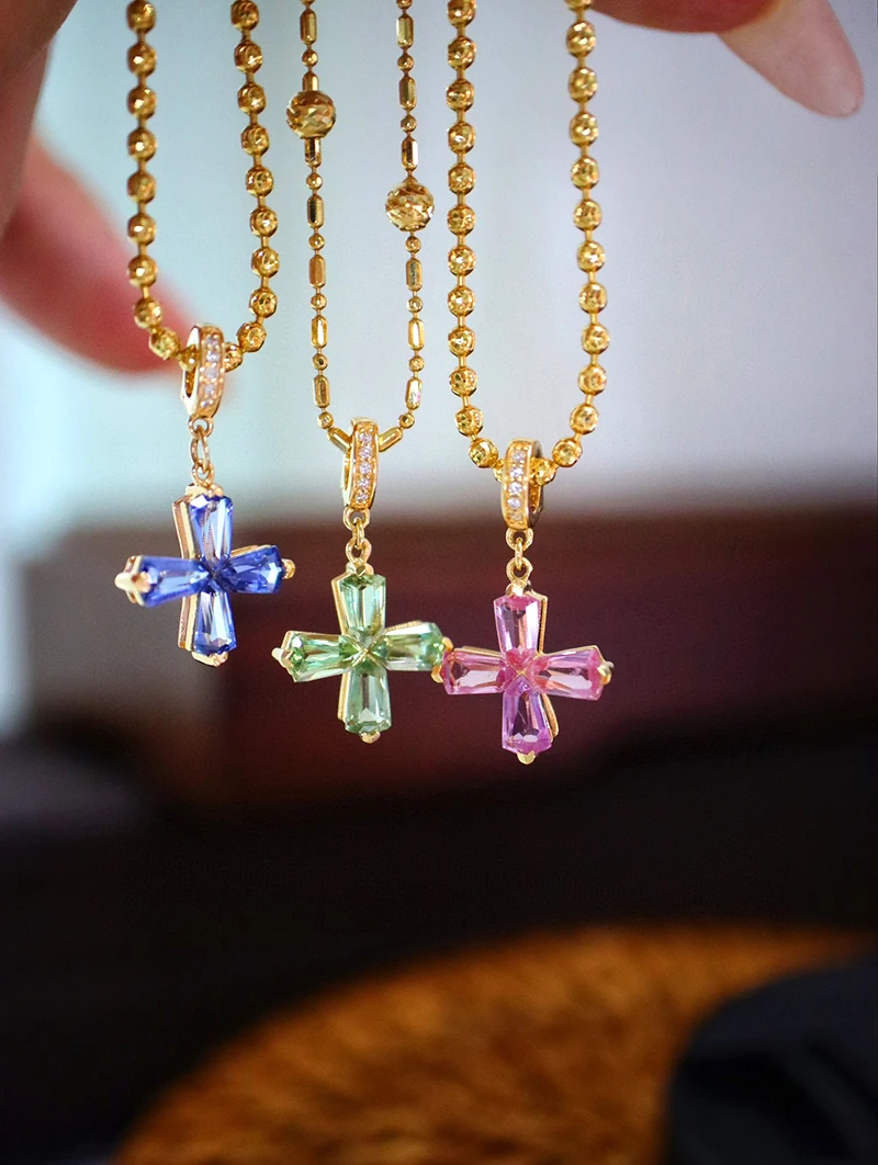 KUGG 100% 18K عقد ذهب أصفر أنيق الصليب قلادة اللون الطبيعي الياقوت قلادة للنساء هدية للذكرى السنوية الراقية