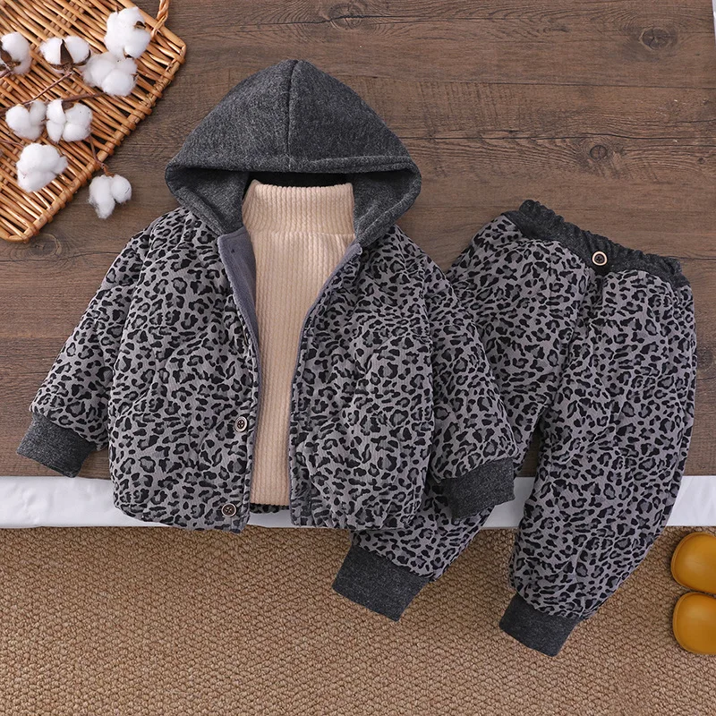 

Комплекты плотной одежды для мальчиков, зима 2025 г., детские теплые бархатные толстовки, пальто, футболки, брюки, хлопковый костюм из 3 предметов для детской одежды, детская одежда 5 лет