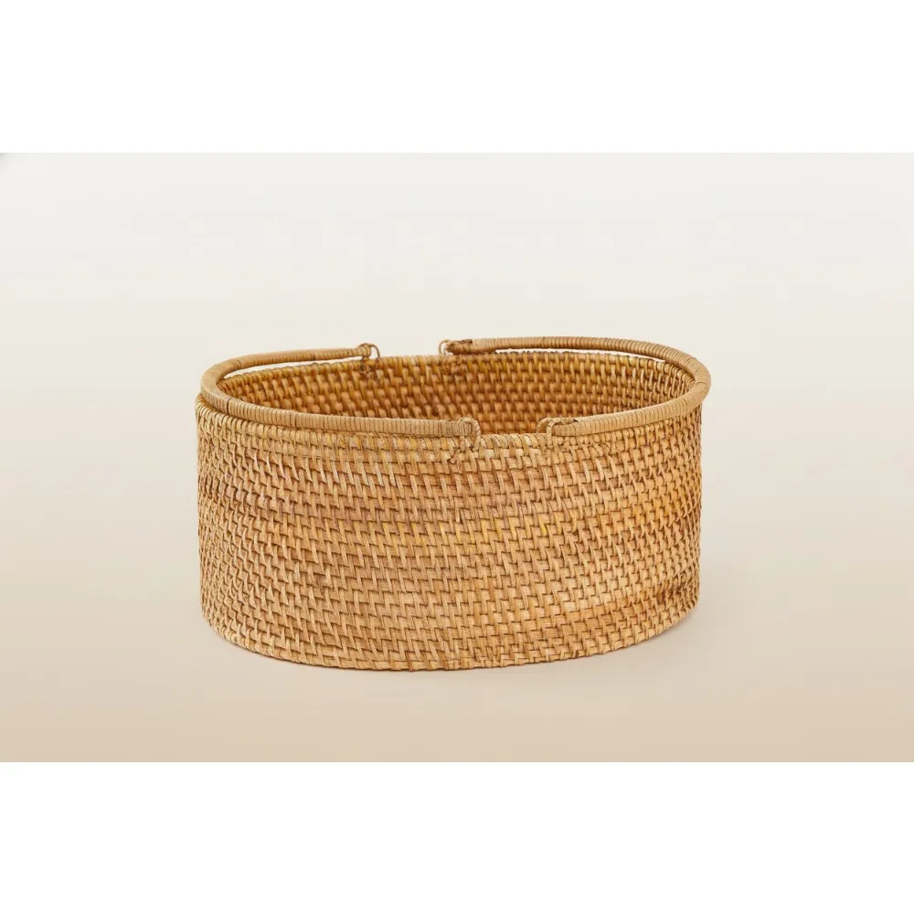 

Large Hand-Woven Rattan Picnic Basket with Handles, Oval Storage for Fruit, Wedding Gifts & Outdoor Camping