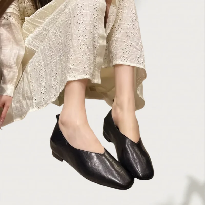 Fashionable Sexy and Comfortable New Walking Shoes for Women Spring and Summer Round Toe Lightweight Plus Size Casual Flat Shoes