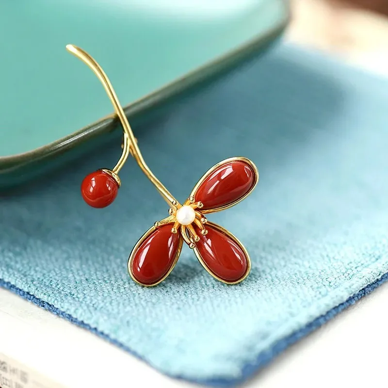 Flowers Like Brocade Southern Red Agate Inlaid With Clover Simple And Elegant Temperament Women's Gilt Dance Brooch Necklace