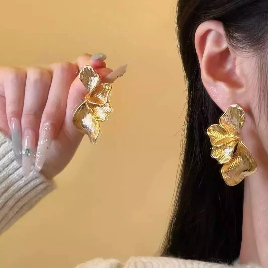 المبالغة الإبداعية غير النظامية الزهور الأقراط الفريدة للنساء الجديدة الراقية نمط الأقراط الجميلة مسمار الاكسسوارات والمجوهرات #2