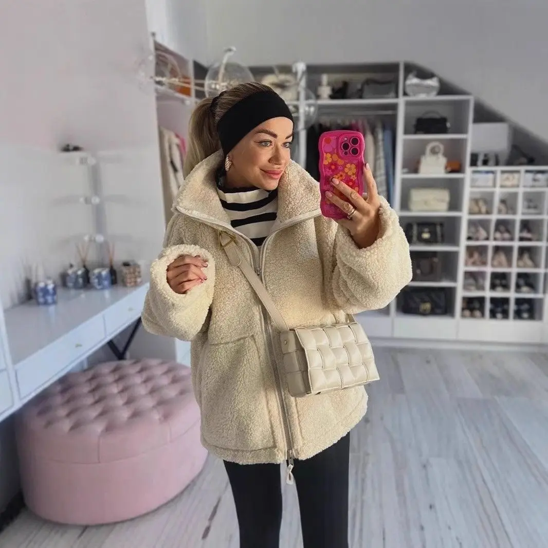 

Pure Color Retro Lamb Fur High Collar Fce Ladies Jaet Autumn Winter New Arrival Warm Cozy Women's Coat with Hat