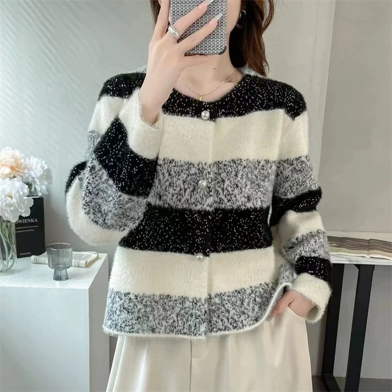 Cardigan per le donne Nuovo latte morbido ceroso maglione a righe arcobaleno autunno da donna senso di alta qualità imitazione visone cappotto di velluto popolare