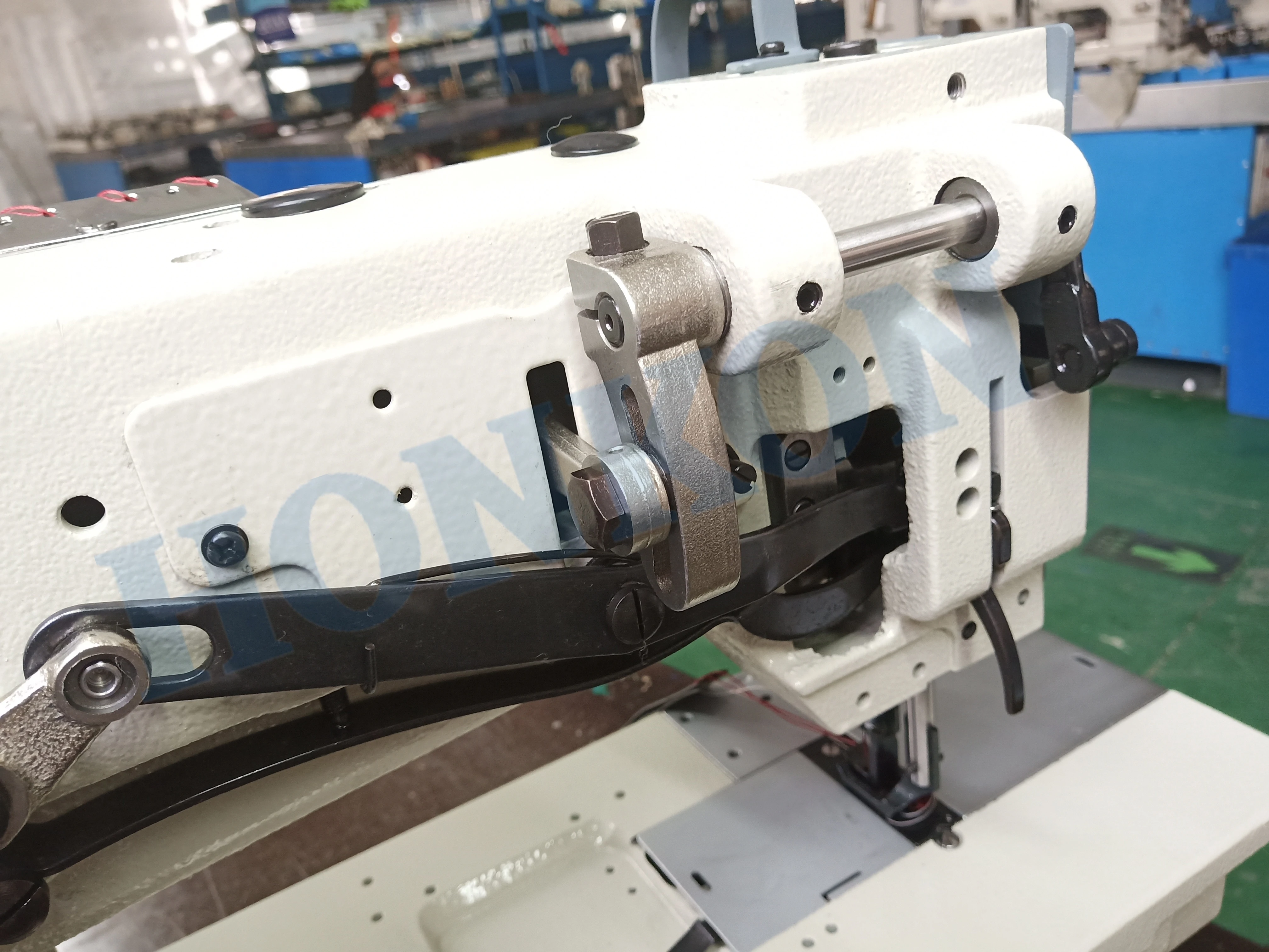 Maszyna do szycia HK4420, szybka, dwuigłowa, trójnitkowa, z podwójnym szwem, do ciężkich materiał, nowa, do użytku domowego, dobrza reputacja.