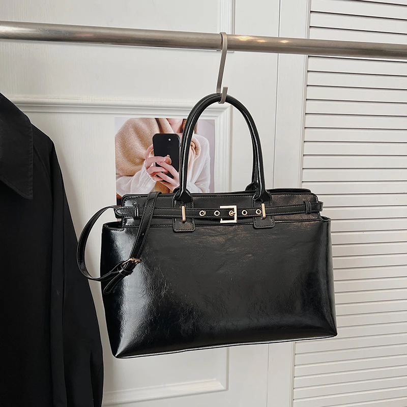 

Elegant Minimalist Leather Clutch Bag Vintage Design High-End For Women With Letter Logo And Solid Color