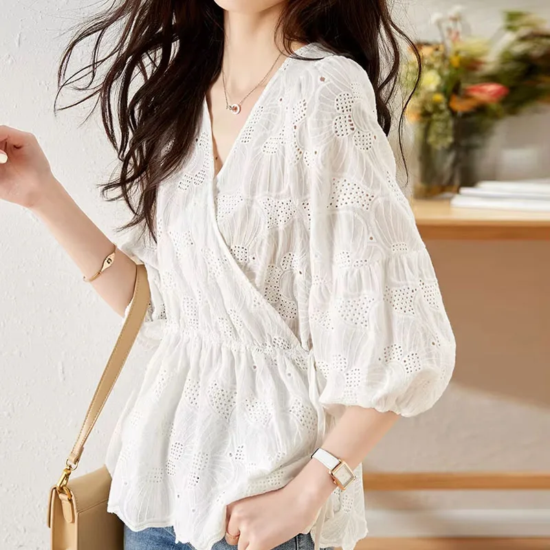 New V-Neck Hollow Out Women Blouse White Embroidery Blouse Shirt Women Tops Camisas Blusa Blusas Camisas De Mujer Blouses M521