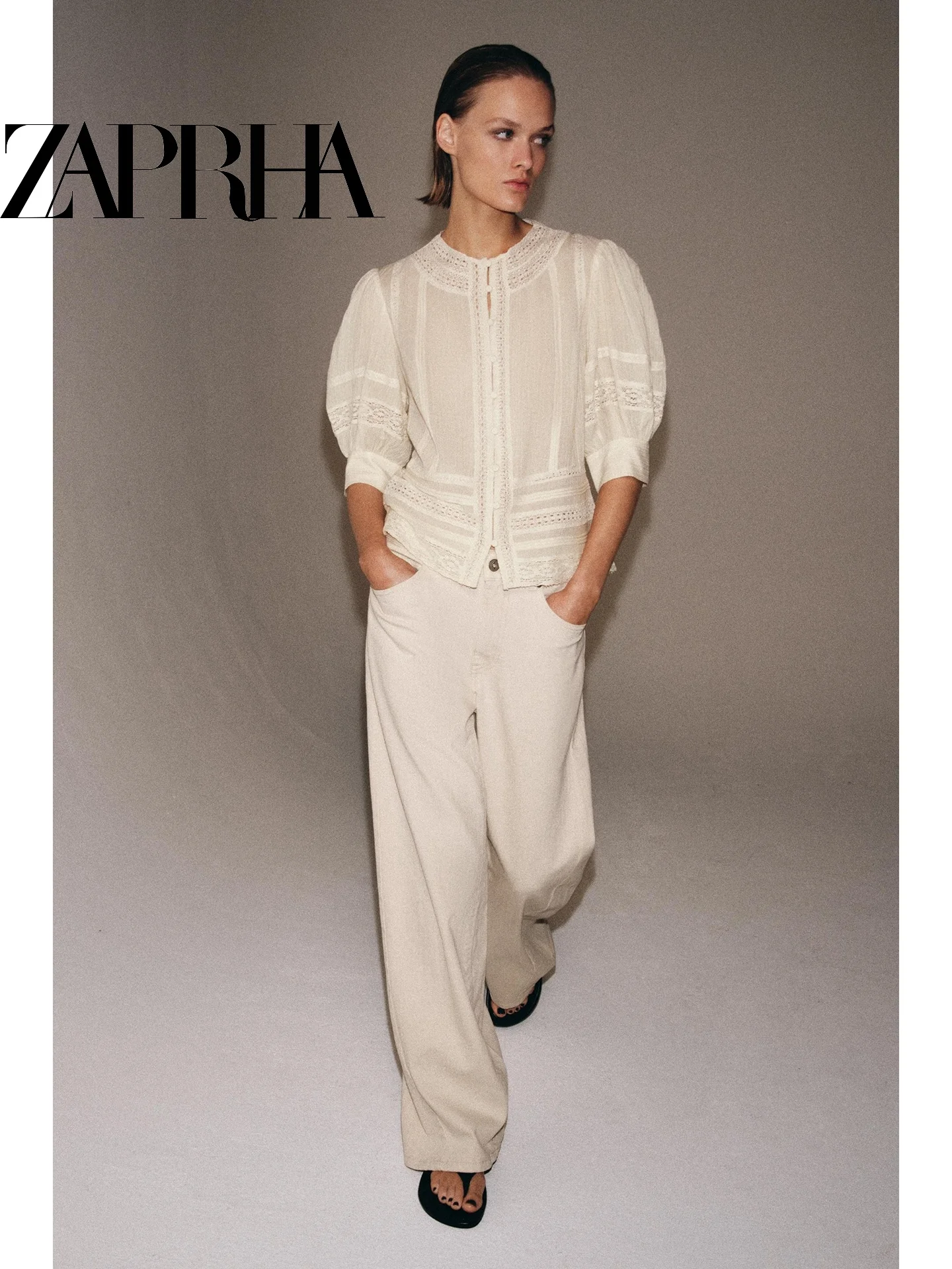 

Romantic Style Lace Splice Bubble Sleeve Shirt Women's Gentle Fashion Summer New Arrival Straight Cut Short Sleeve round Neck