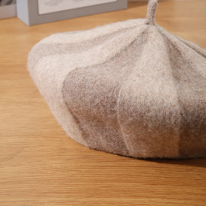 الخريف الشتاء قبعة صوف مسطحة أعلى اللون حظر الأزياء قبة ثلاثي الأبعاد الصوف قبعة الرسام البريطاني قبعة بونيه 4m771