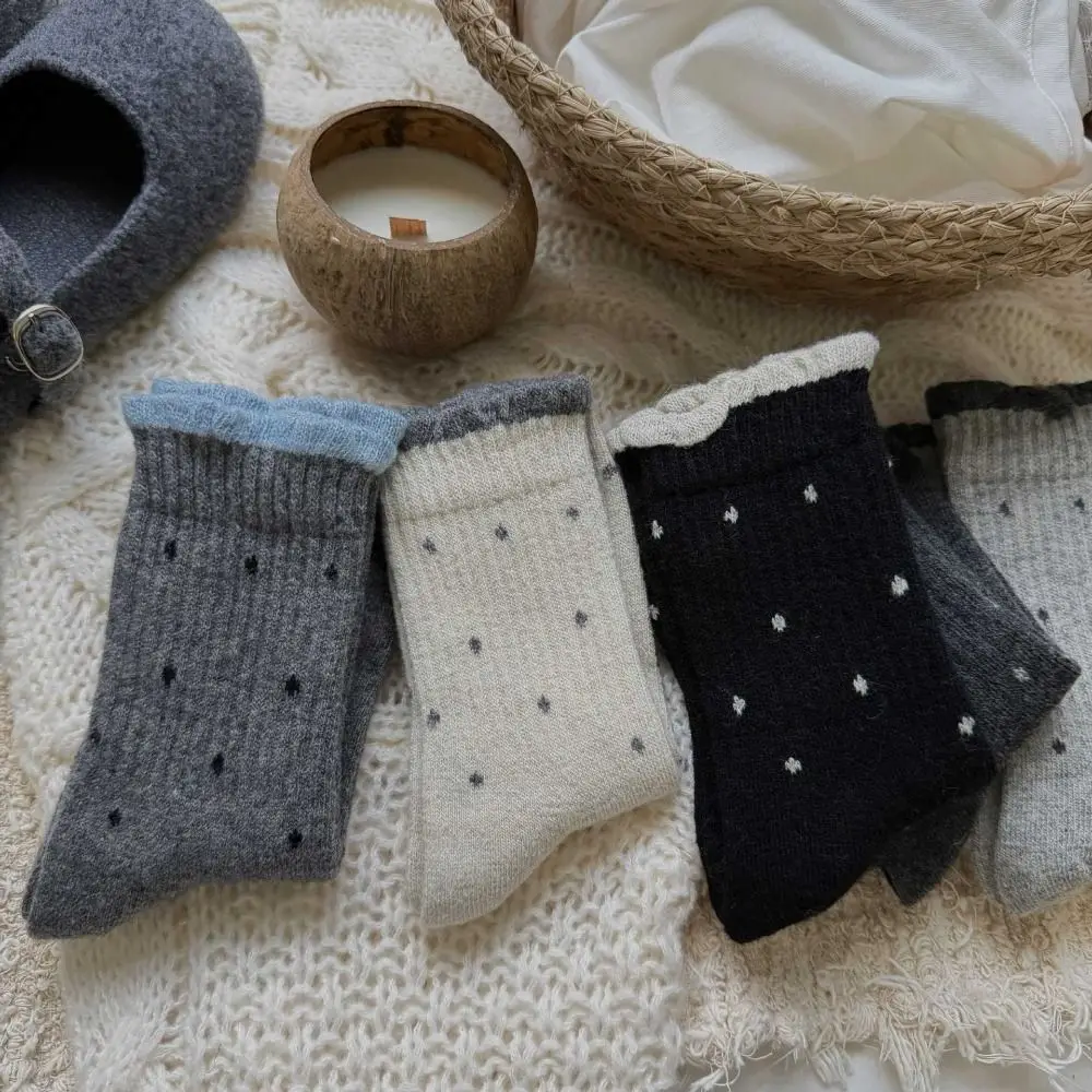 أزياء سميكة موجة نقطة الجوارب الجوارب الصوفية الدافئة تنوعا منتصف أنبوب الجوارب خريف شتاء