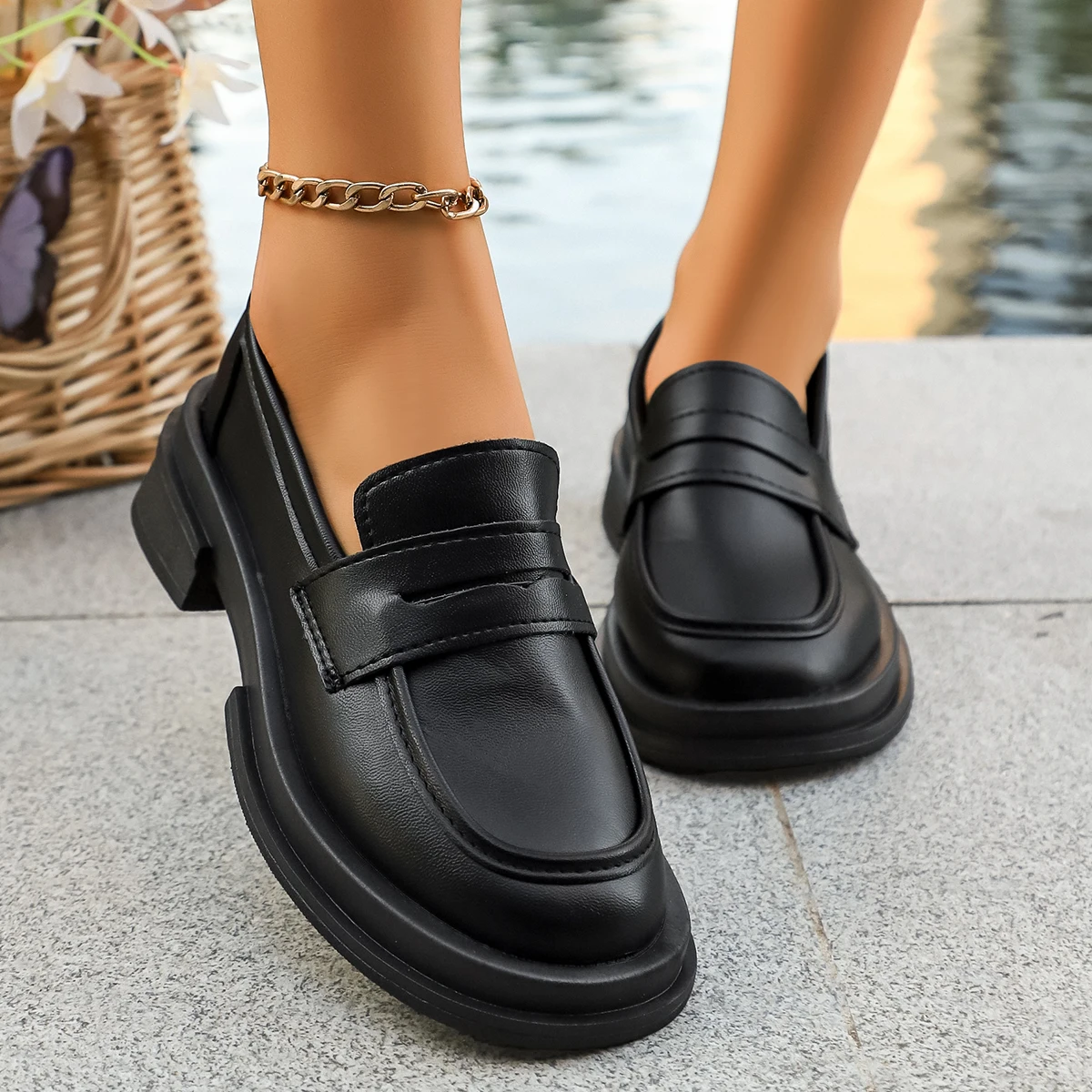 المرأة بيني المتسكعون Preppy موحدة أحذية منصة الموضة منتصف الكعب مضخات الإناث جلد أسود لينة سوليد الانزلاق على حذاء كاجوال