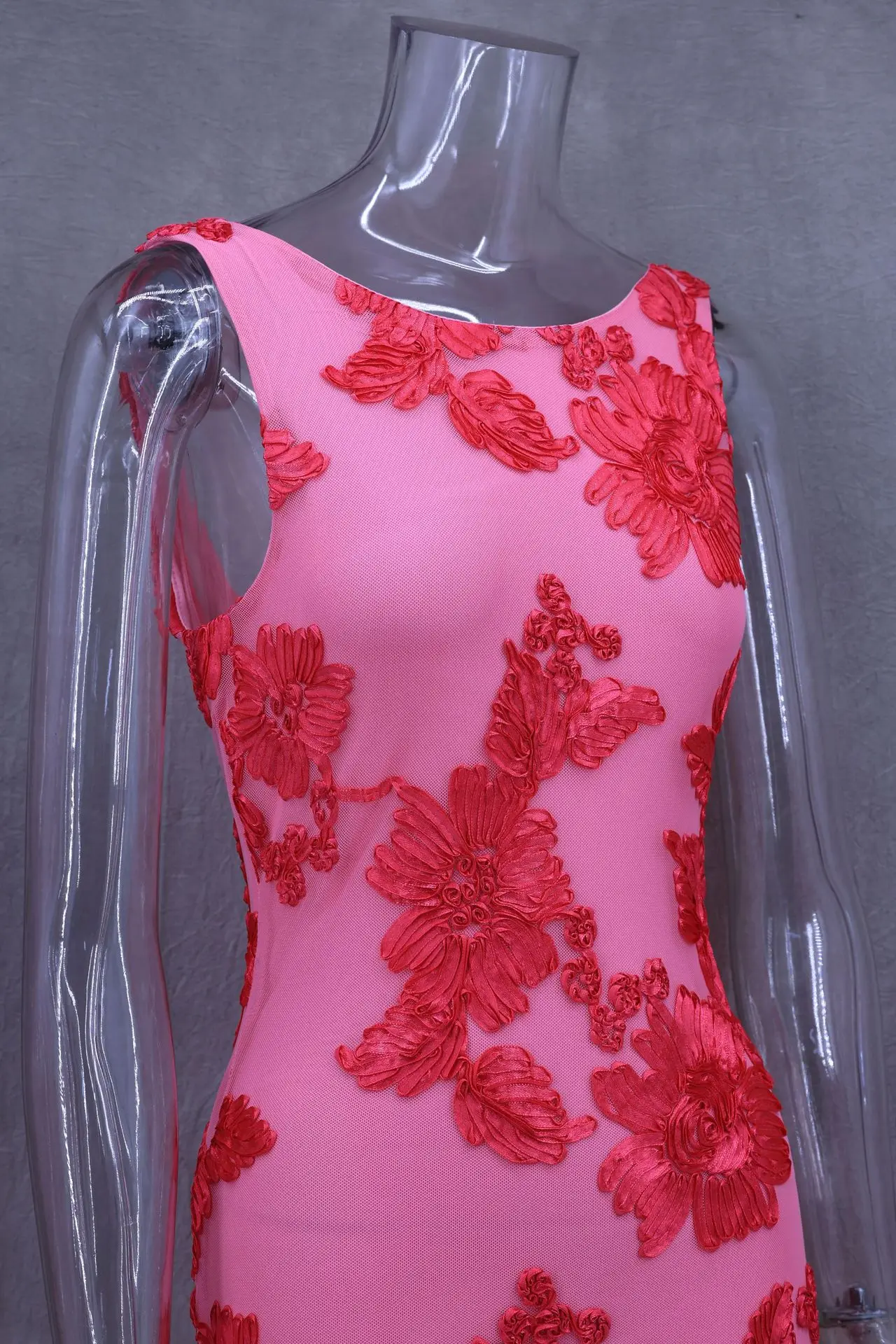 ตาข่ายสเตอริโอ Discoid ดอกไม้ห่อสะโพกชุดยาวเซ็กซี่ SLIM FIT Patchwork ผู้หญิง 3D ออกแบบรอบคอชุดราตรี