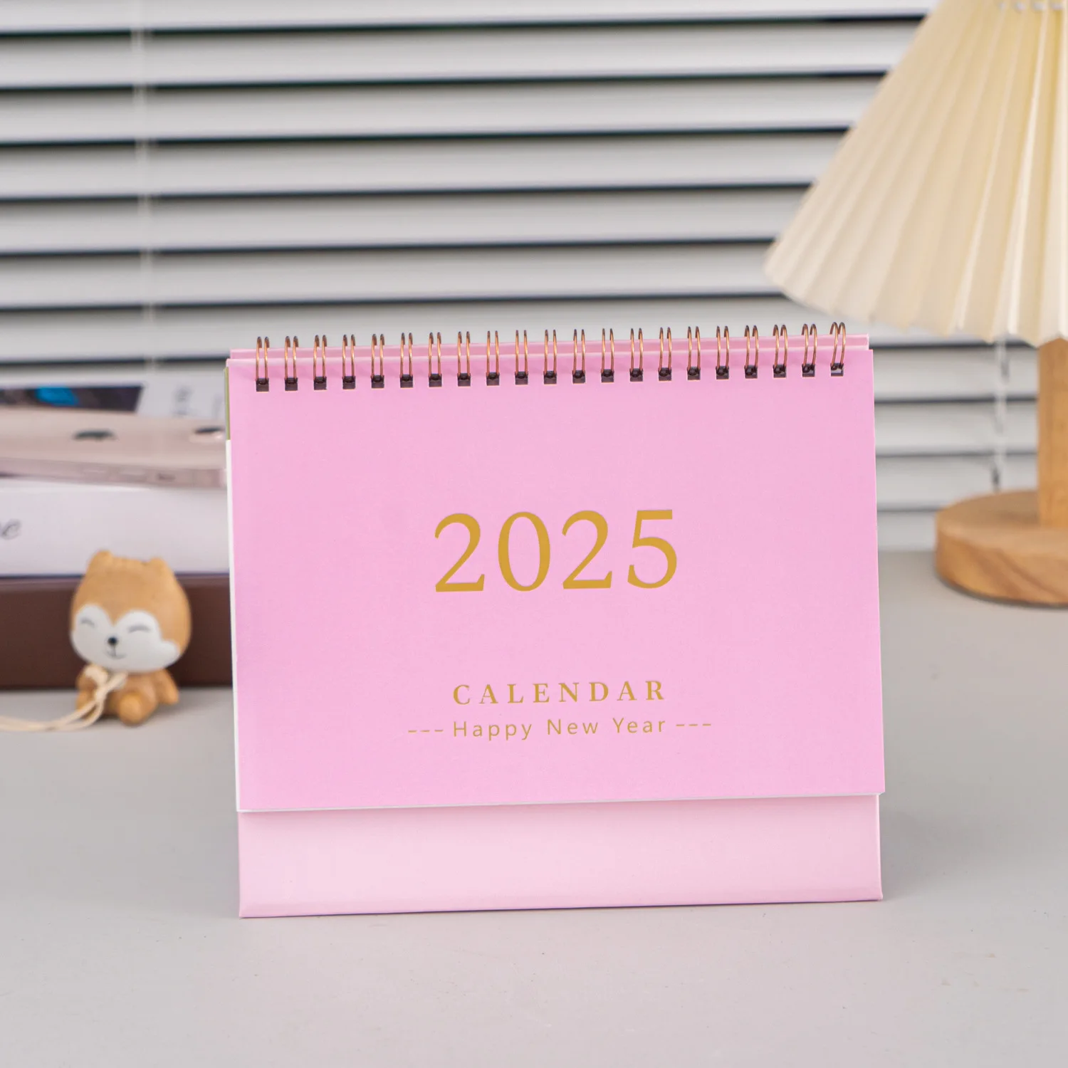 Nuovo calendario 2025 piano di decorazione del Desktop semplice, fresco e creativo Check-in Notebook versione inglese calendario