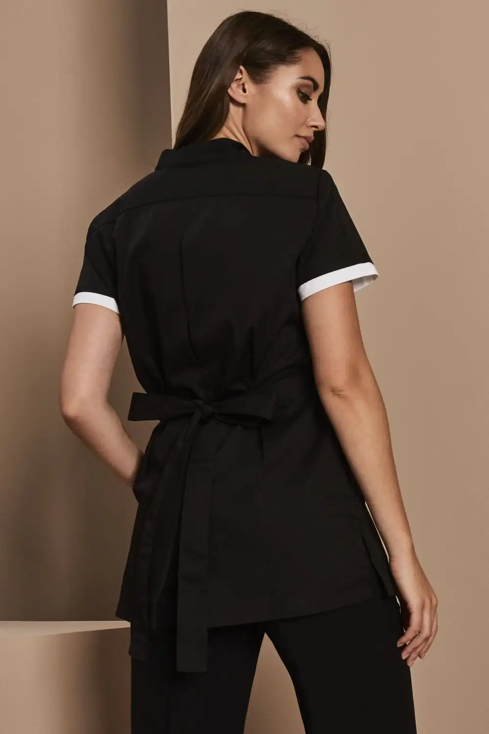 Uniforme de limpeza preto para mulheres, Uniforme do pessoal para limpeza, Túnica de limpeza com vestido branco, Hotel T/T