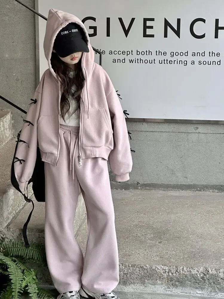 Mädchen-Trainingsanzug mit Kapuze und Schleifendetail – zweiteiliges Outfit im koreanischen Stil mit langärmeliger Jacke und Hose für größere Kinder. – Detail 2