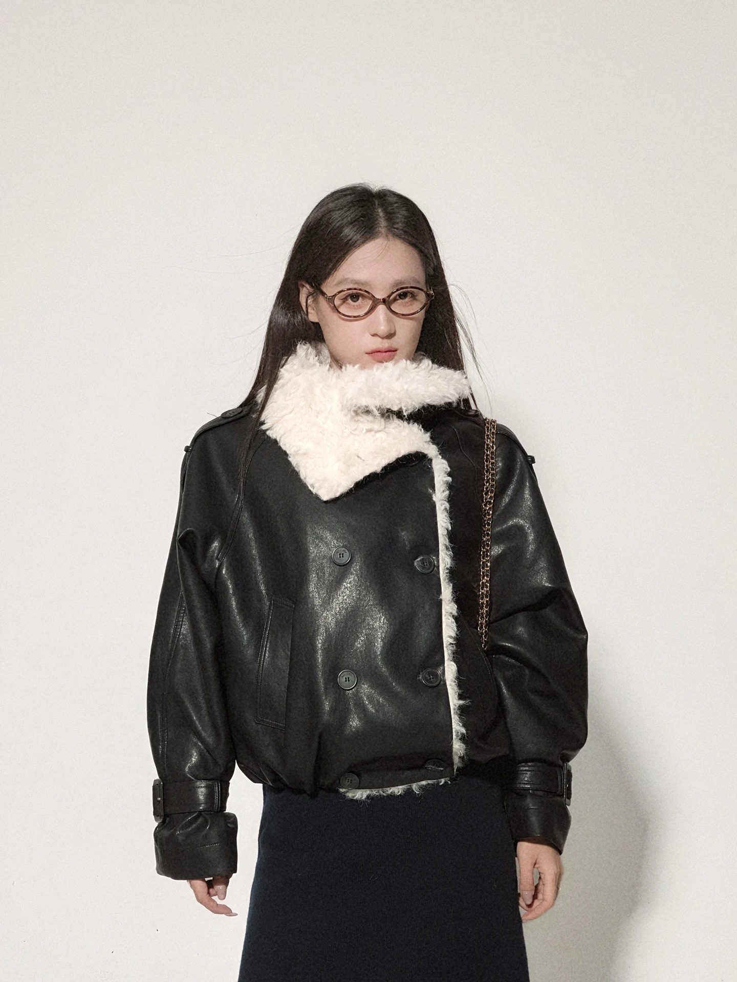 Warm Loose One-piece and thickened lambskin and fur Coat for women 2025 winter leather jacket lapel, eco-friendly fur top