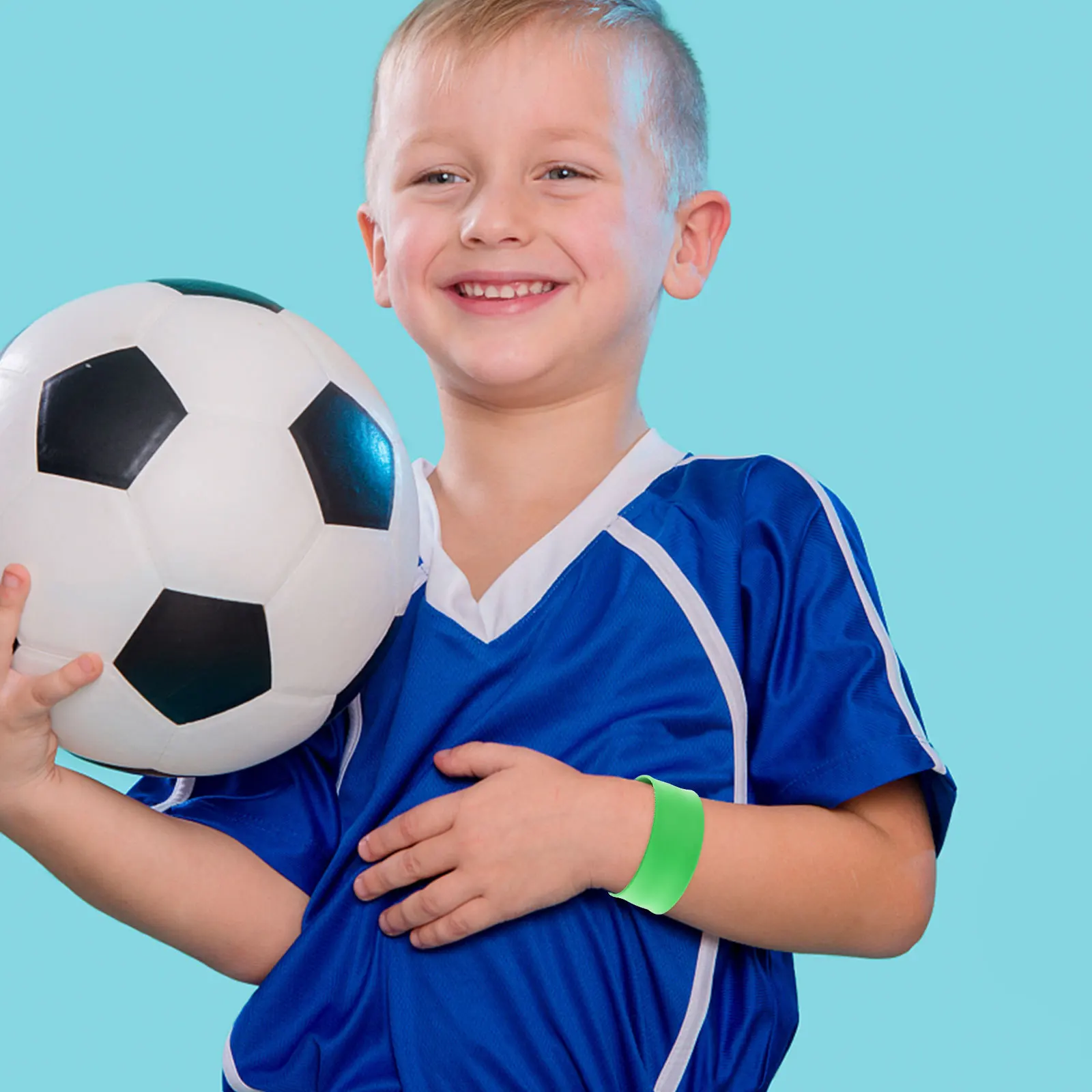 

12Pcs Silicone Slap Bands Vibrant Colors Stretchable Wrist Circle Bracelet for Parties Festivals Water Bottle Phone Holder