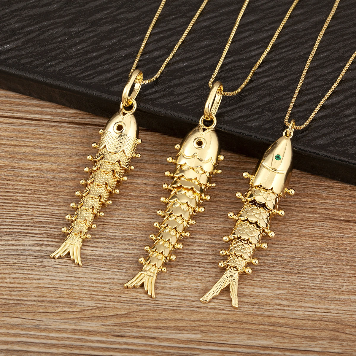 

AIBEF High Quality 3 Design Lifelike Goldfish Necklace Fashion Green Crystal Copper Jewelry Accessories Party For Women Men Gift