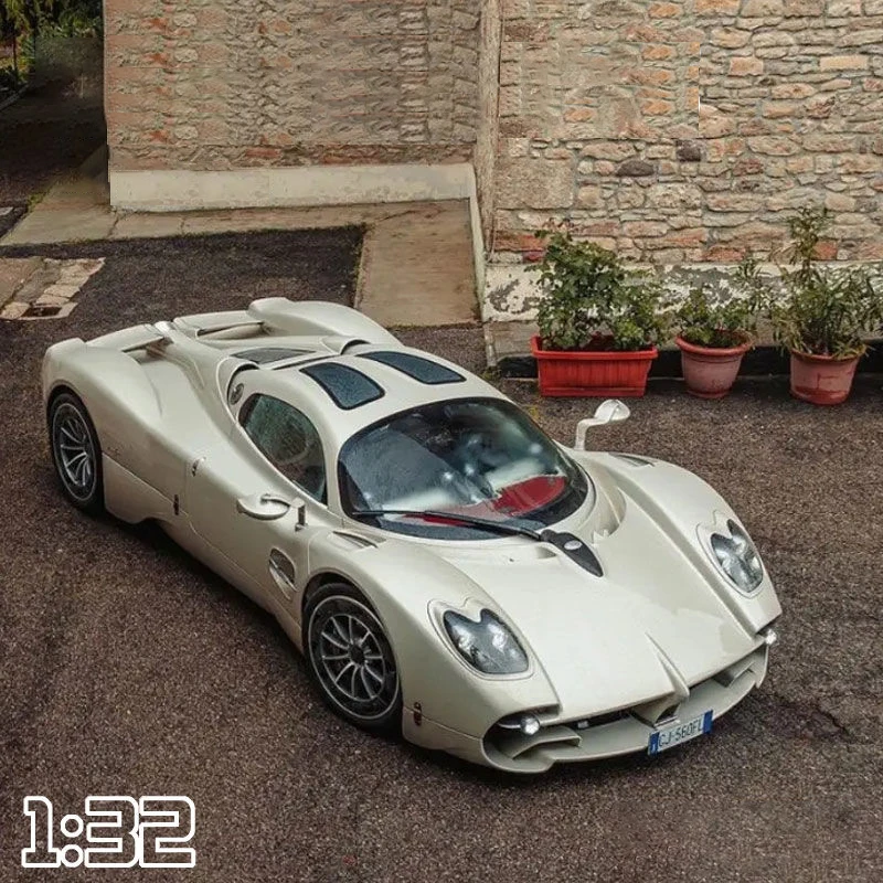 1:32 Pagani Utopia V12 Supercar modello di auto in lega suono e luce tirare indietro giocattolo per bambini da collezione regalo di compleanno