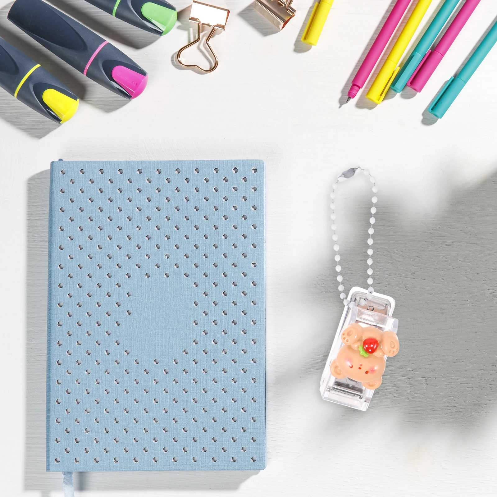 

Loose Leaf Hole Puncher Manual Operation Smooth Easy to Use with Light Pressure Fits Drawer Storage Ideal for Planner Binder