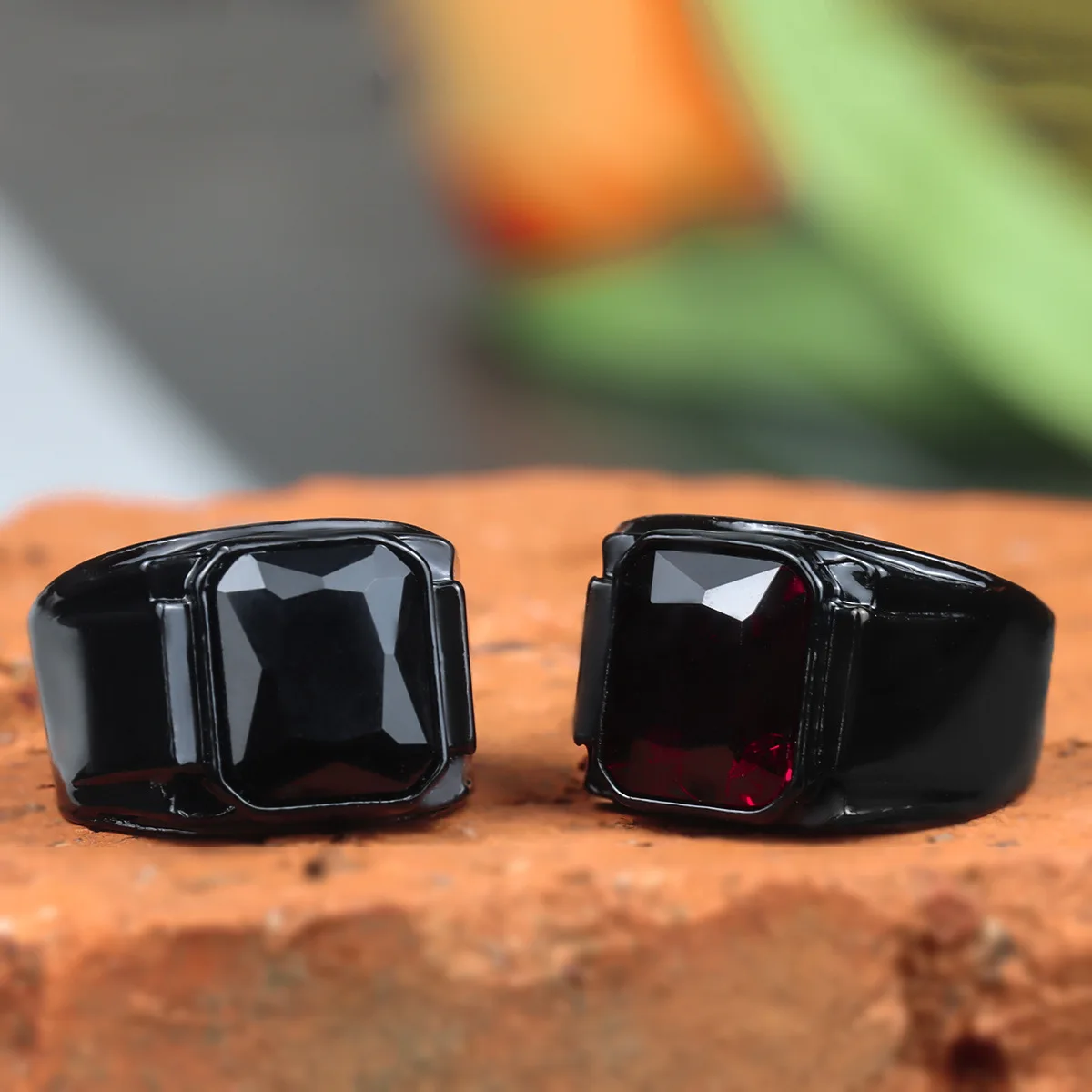 

Hot Sale Vintage Black Ruby New Men's Fashion Jewelry Punk Hip Hop Personality Alloy Ring