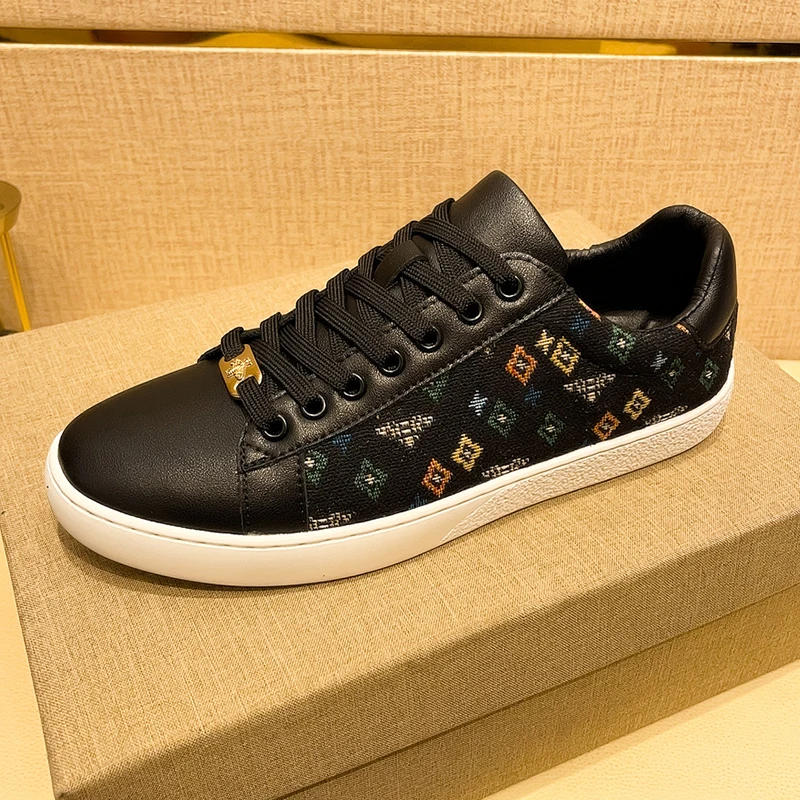 

2025Summer Breathable Comfortable Lightweight High-Quality Fashion Versatile Casual Men's Sneakers Board Shoes Sports Shoes38-44
