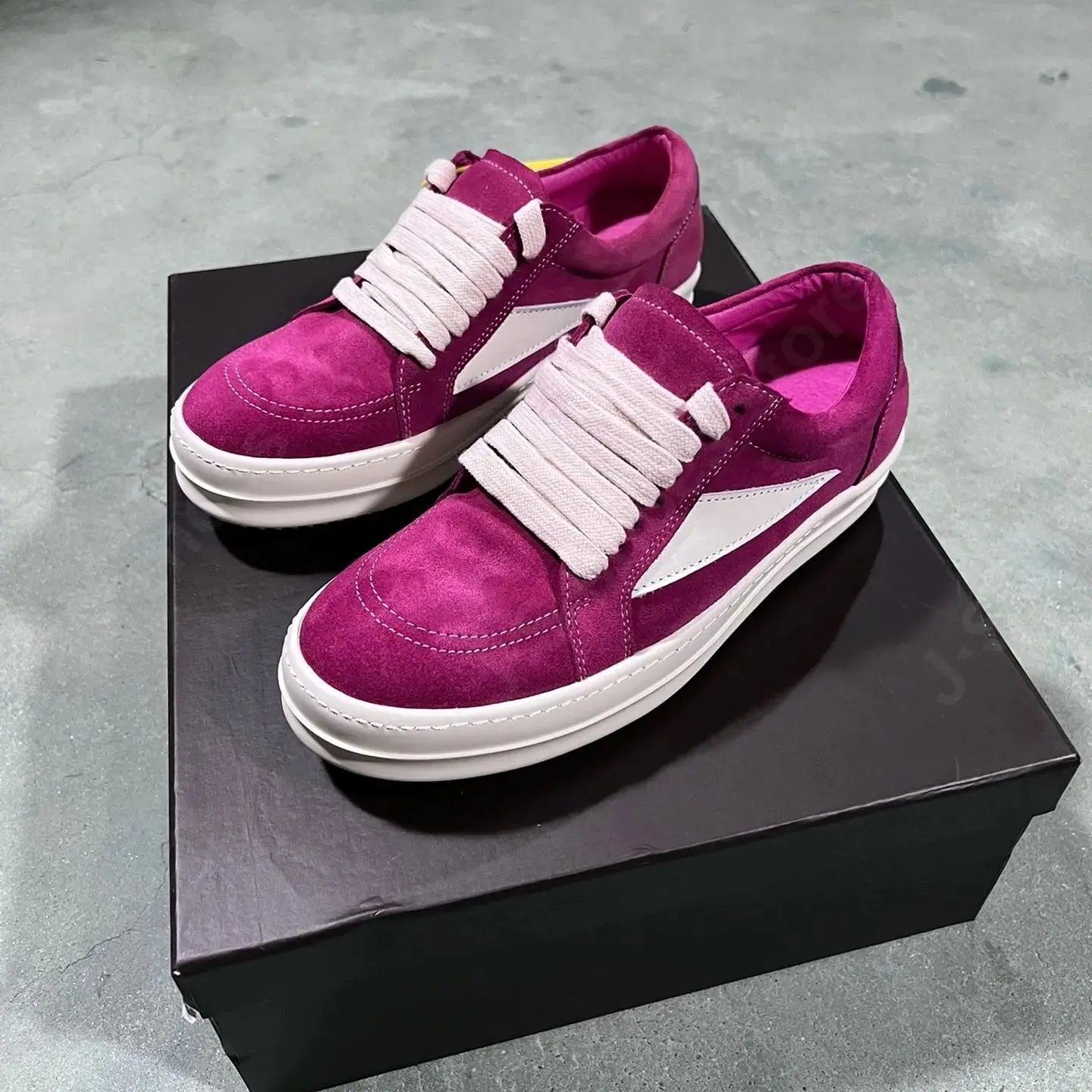 

Ricks Luxury Men Shoe Owens Casual Shoe Low Top Shoe Rose Pink Suede Shoes White Leather Sneakers Lace Up Women Owens Sneaker