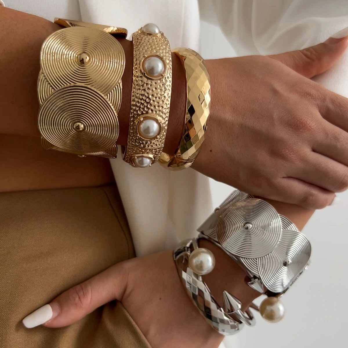 

PuRui 3 Styles Luxury Imitation Pearl Open Spring Bangles for Women Punk Geometric Cuff Bangles Wide Bracelets Hand Jewelry Men