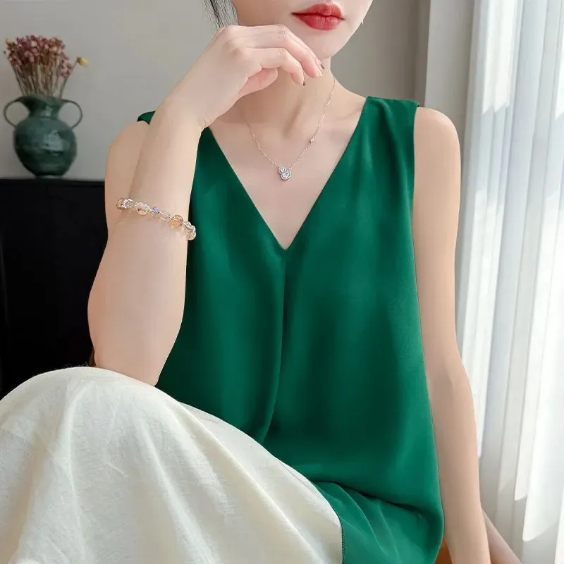 Women's V Neck Sleeveless Silk-Like Camisole Loose Casual Double Layer Tank Top