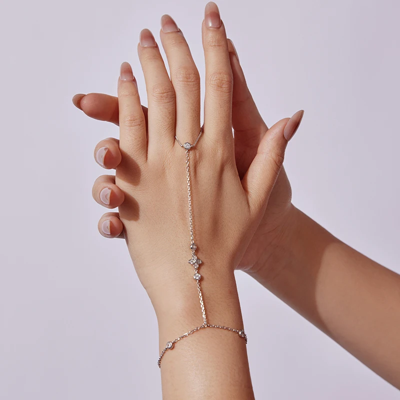 

Bamoer U Four-leaf Moissanite Bracelet 925 Sterling Silver Unique Finger Chain Design Certified Bracelet Women Fine Jewelry