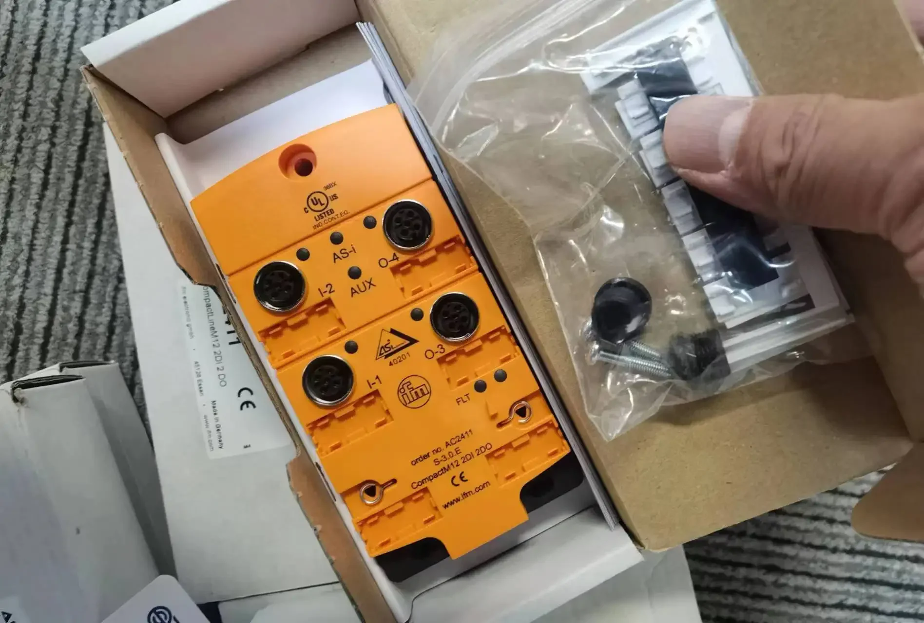 

Новый оригинальный модуль IFM AC2451 AC2457 AC2403 AC2411 AC2417