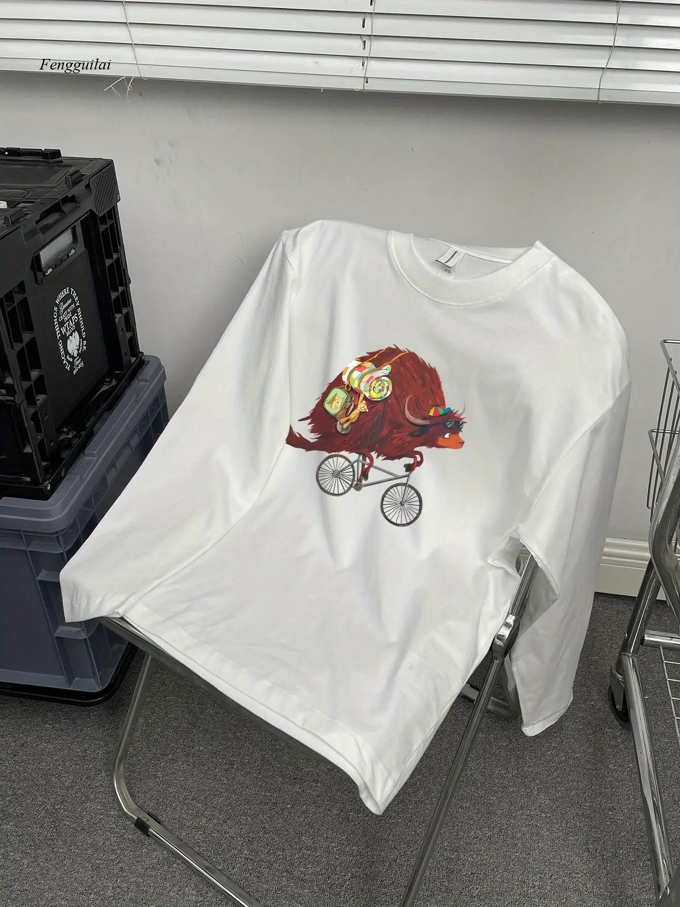 

Яркая футболка с длинными рукавами и рисунком красного дракона — круглый вырез, повседневный модный топ на осень/зиму с сложной дизайном дракона