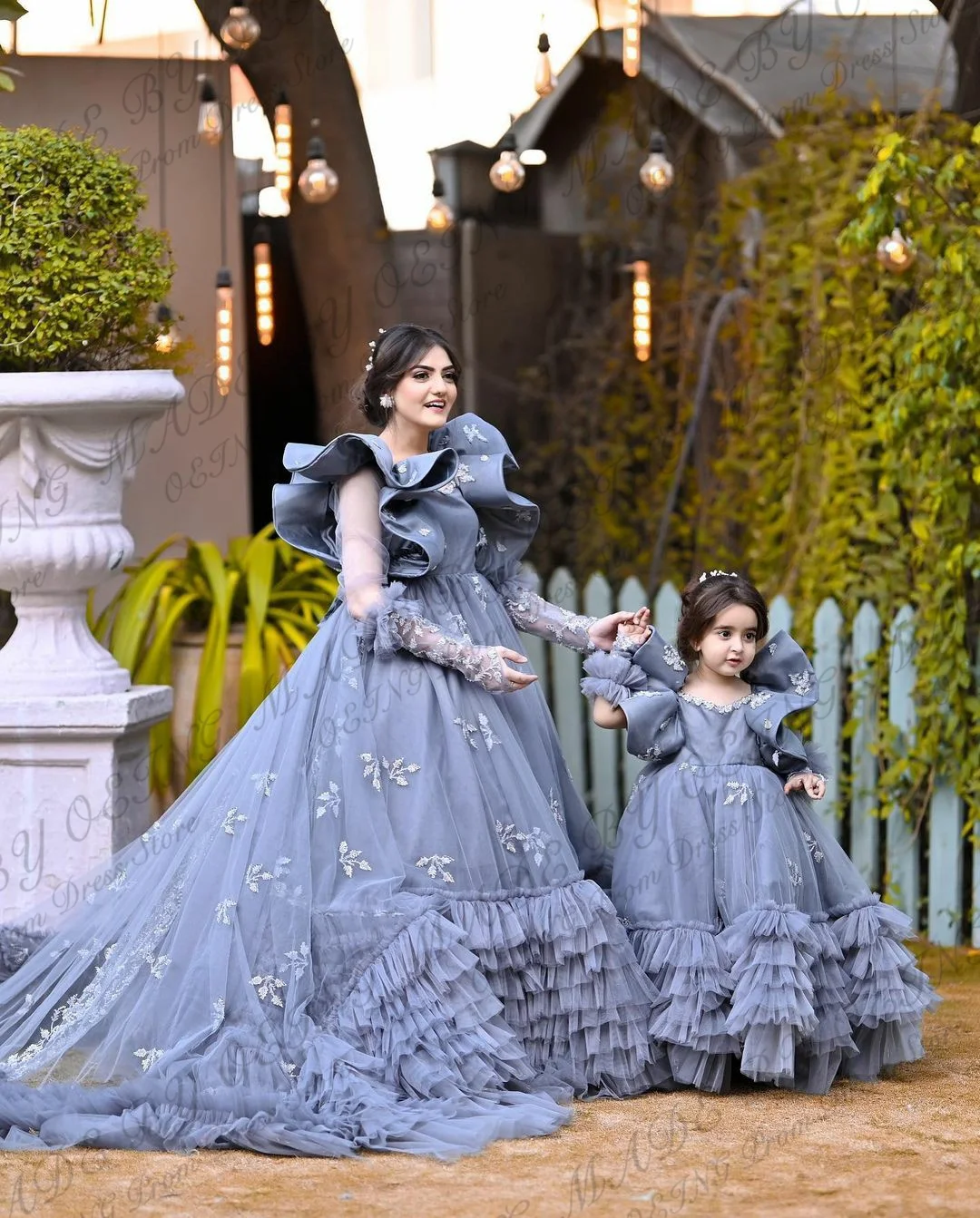 OEING-vestidos de tul gris rubor para madre e hija, trajes de fiesta formales con volantes bonitos para mamá y niños, fotografía