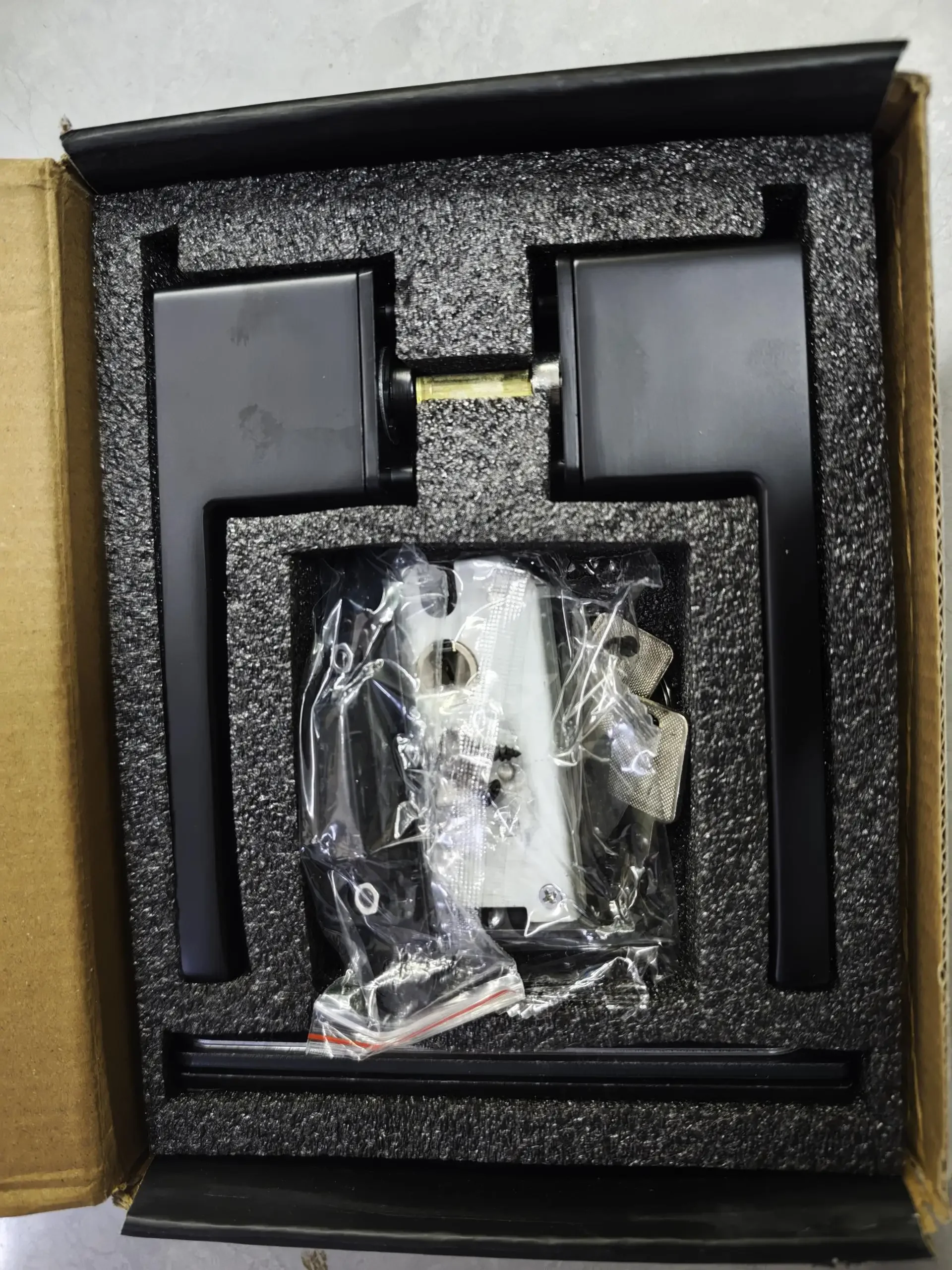 

Новый экологичный бесшумный дверной замок с магнитной защелкой и скрытым ключом для спальни и кабинета, с одной ручкой, в минималистичном европейском стиле