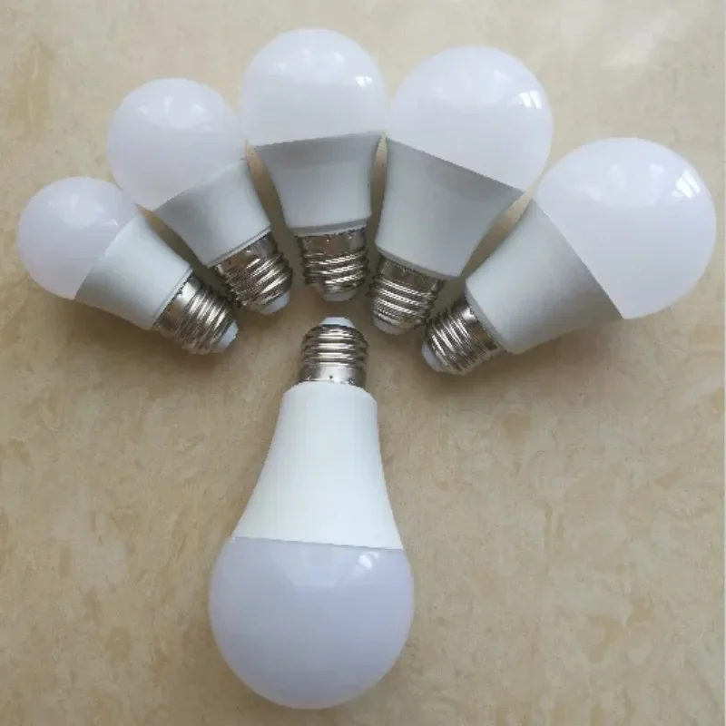 Żarówka LED LED dobrej jakości lampa energooszczędna 7W żarówka Led