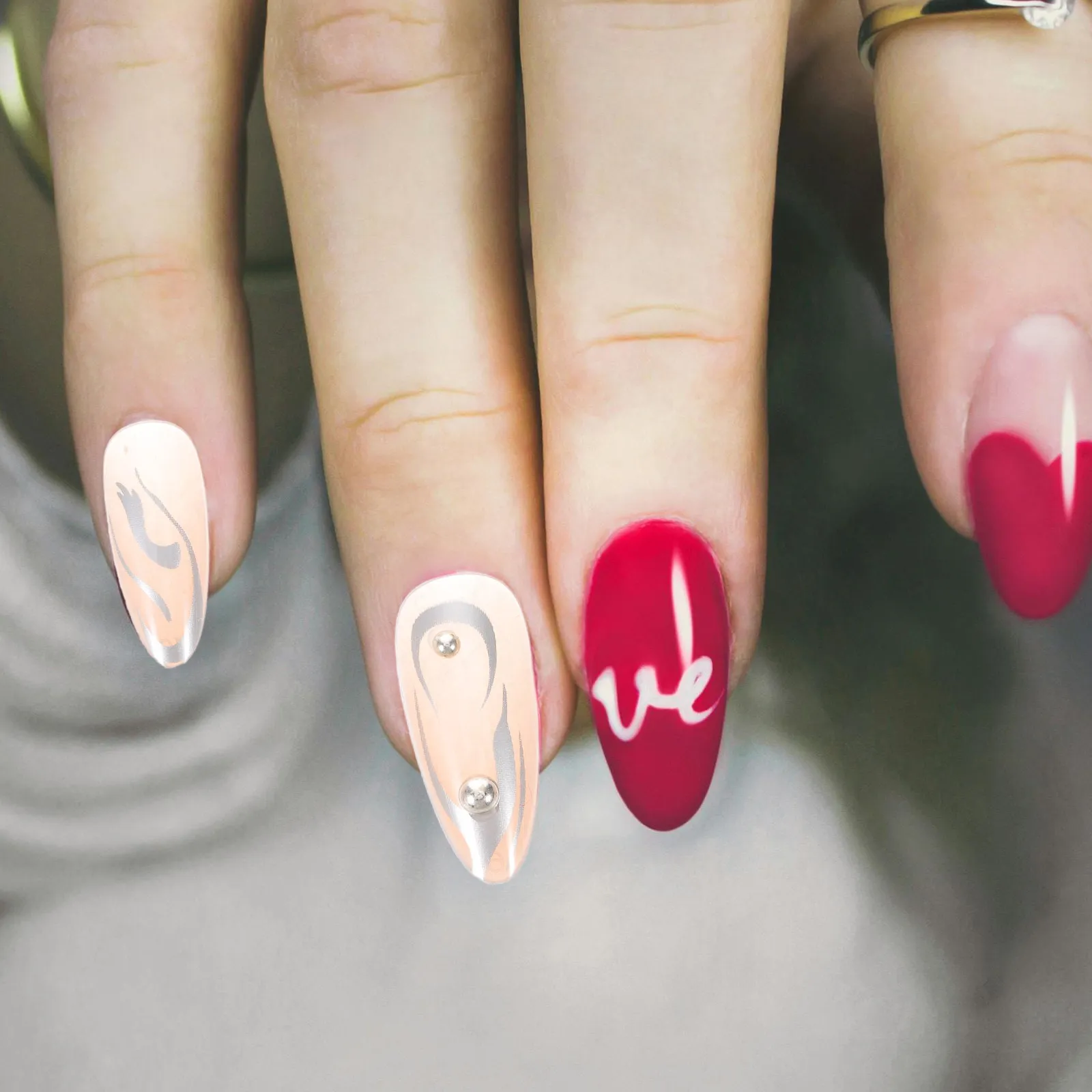 

24Pcs Reusable False Nails with Rivet Full Cover Press on Design Artificial Fingernail Extensions Women Manicure