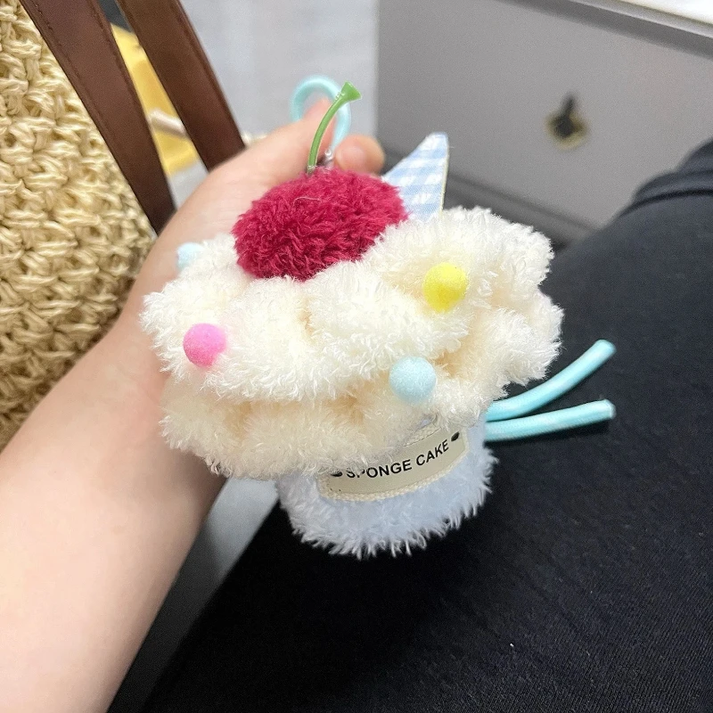 ตุ๊กตาขนนุ่ม 3 มิติ รูปเค้ก กระเป๋าพวงกุญแจ ของตกแต่งน่ารัก รูปขนมหวาน สำหรับห้อยกระเป๋าเป้สะพายหลัง สไตล์สาวเกาหลี พร้อมสายคล้องและอุปกรณ์เสริม ของขวัญ