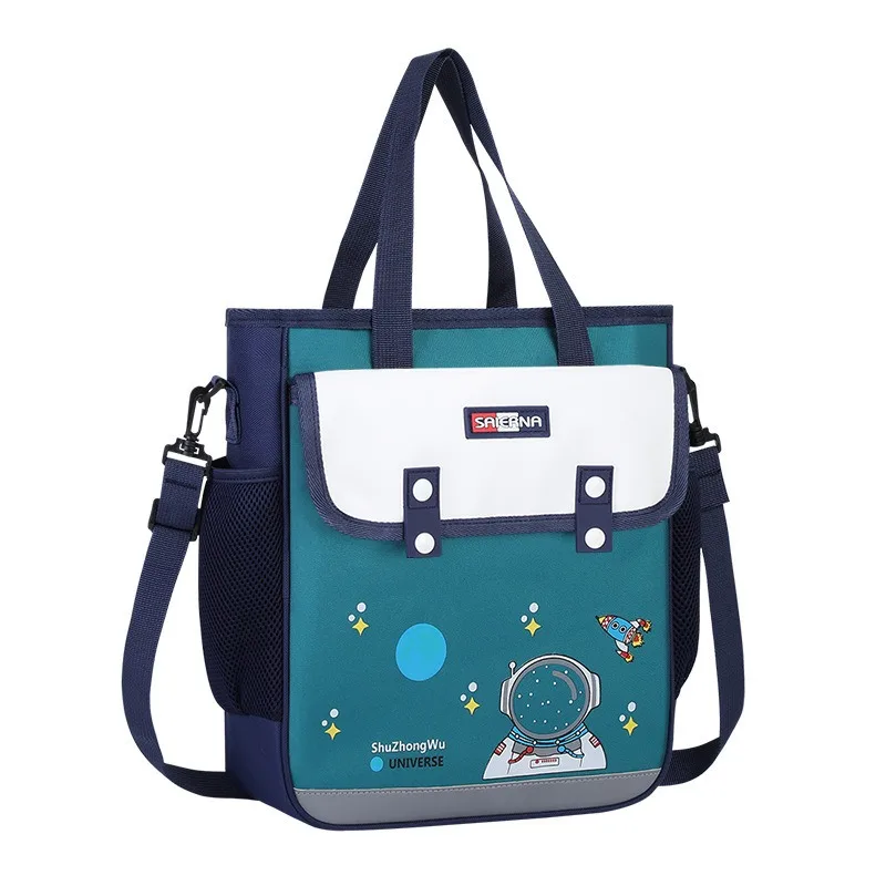 

The new waterproof British tutoring bag is made of durable and dirt-resistant school bag for primary school students