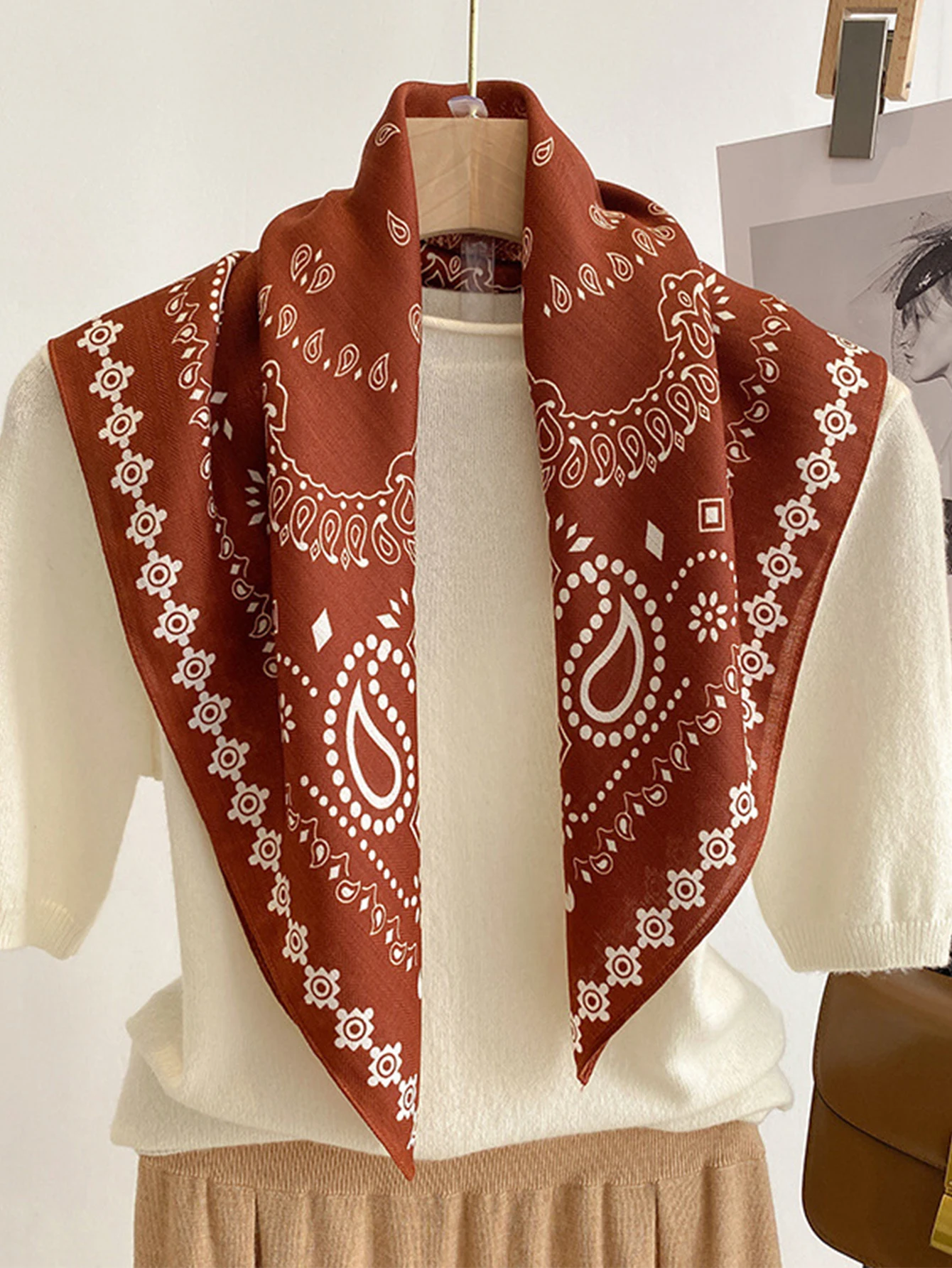 70 cm quadratischer Schal mit Cashew-Print für Damen, atmungsaktiv, Kunstseide, Bandana, luxuriöses weibliches Halstuch, modisches Hijab, Frühling/Sommer – Detail 11