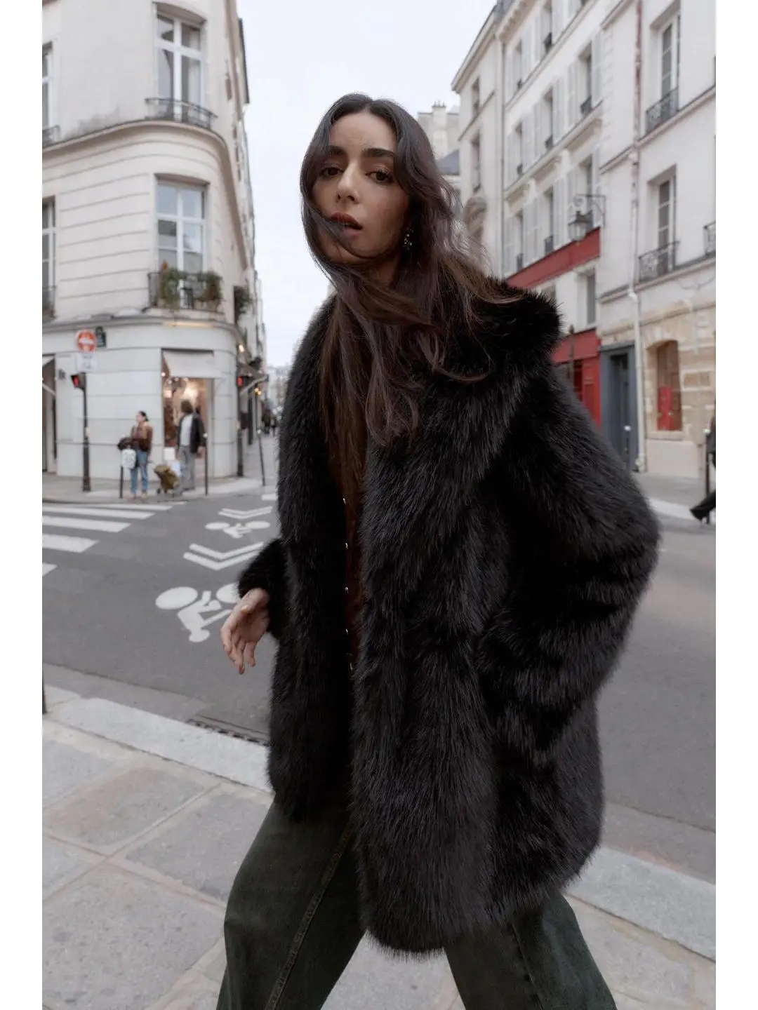 

Ele Artificial Fur Effect Belted Coat Outerwear for Women Autumn Winter Faion Trend Ladies ort Jaets Coats
