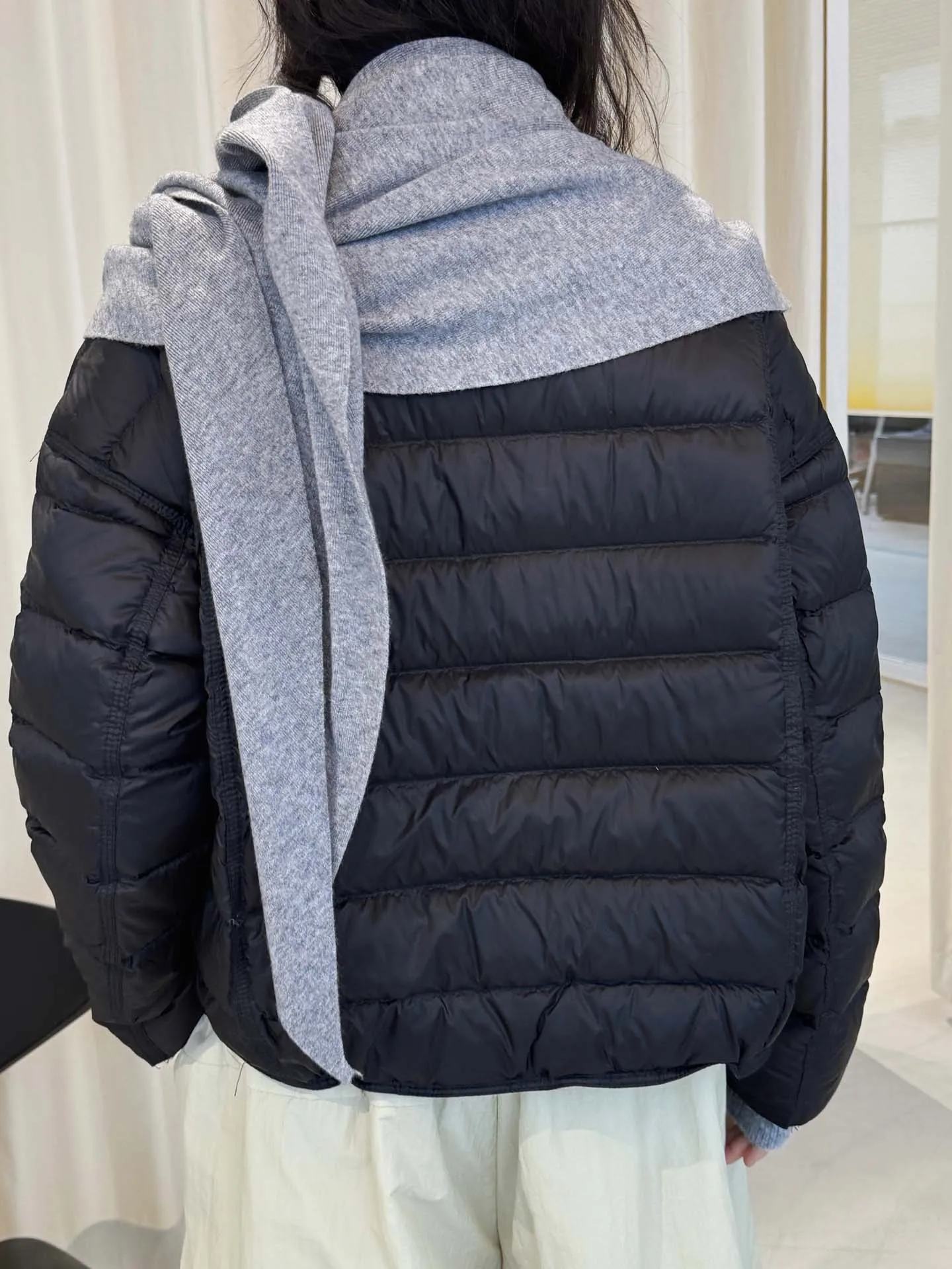 Zimowa kurtka puchowa damska w stylu koreańskim, prosta, codzienna, jednolita, biała, z puchem kaczym, krótka, ciepła.