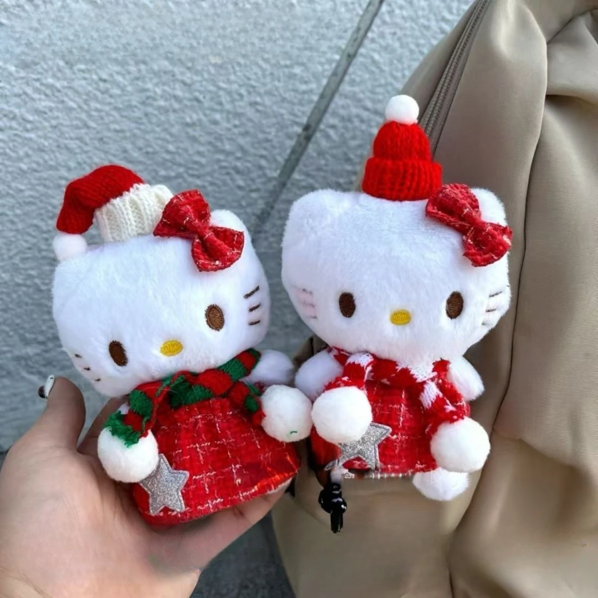 Porte-clés en peluche de Noël Hello Kitty, pendentif en peluche Mininstants Couple, sac à dos Kawaii beurre, cadeau de décoration, véritable, nouveau