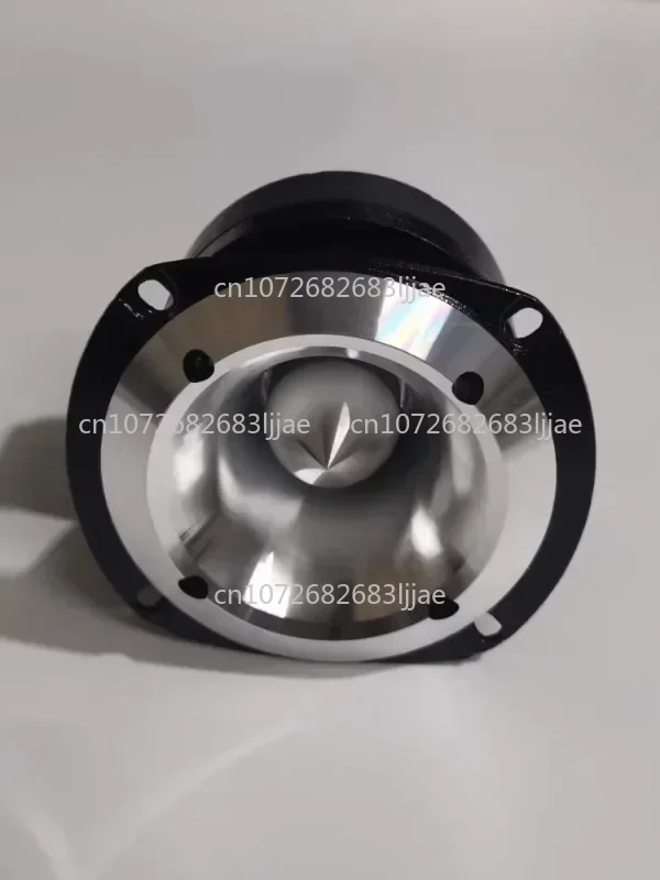 

Высокочастотные динамики могут эффективно улучшить четкость звука. Компенсация высокочастотных частот для ультравысокого уровня Hi-Fi.